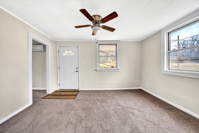 1669 ROUNDABOUT RD, Martinsville, VA 24112