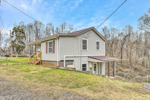 1669 ROUNDABOUT RD, Martinsville, VA 24112