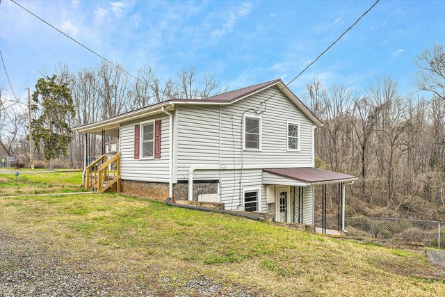 1669 ROUNDABOUT RD, Martinsville, VA 24112