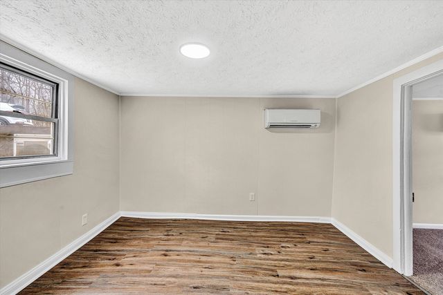 1669 ROUNDABOUT RD, Martinsville, VA 24112
