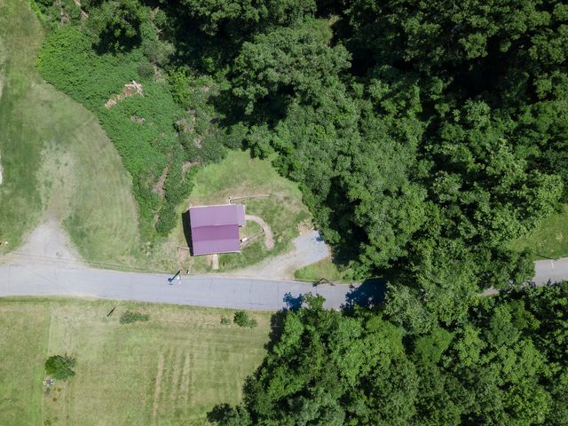 1669 ROUNDABOUT RD, Martinsville, VA 24112