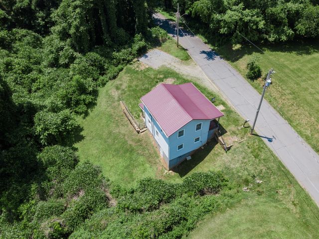 1669 ROUNDABOUT RD, Martinsville, VA 24112