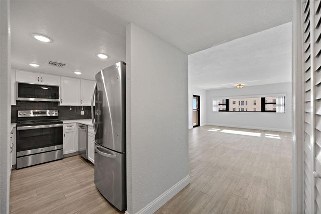 4141 BAYSHORE BOULEVARD 1702, Tampa, FL 33611