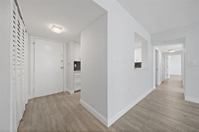 4141 BAYSHORE BOULEVARD 1702, Tampa, FL 33611