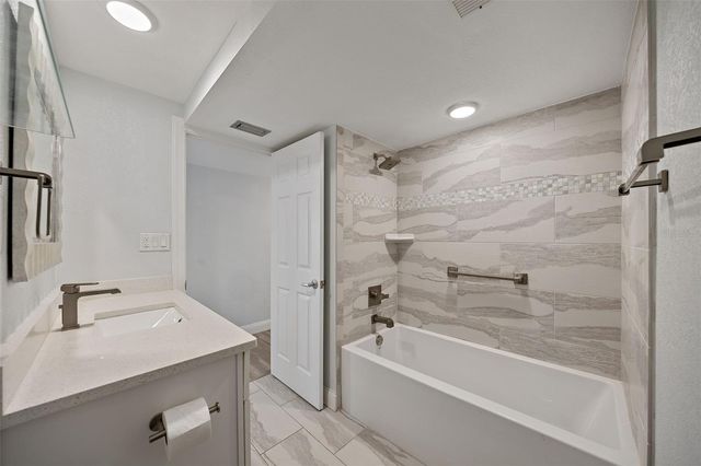 4141 BAYSHORE BOULEVARD 1702, Tampa, FL 33611