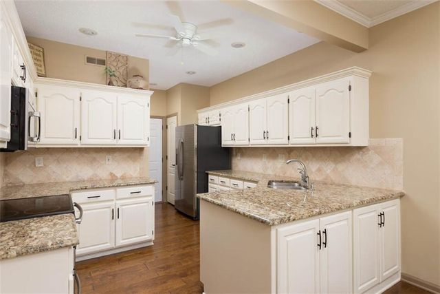 4422 S Davidson Drive, Independence, MO 64055