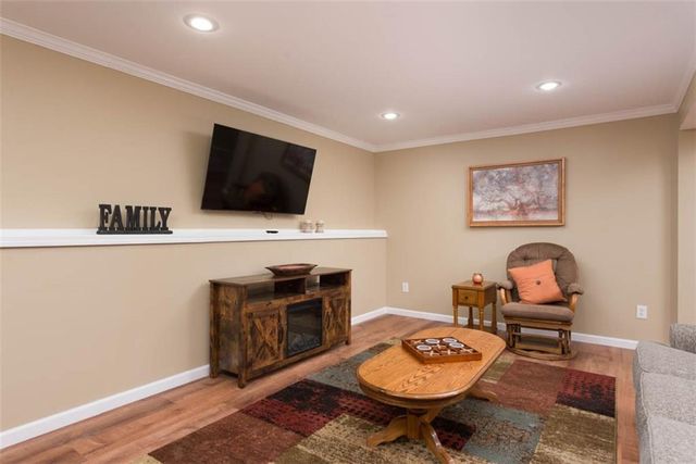 4422 S Davidson Drive, Independence, MO 64055