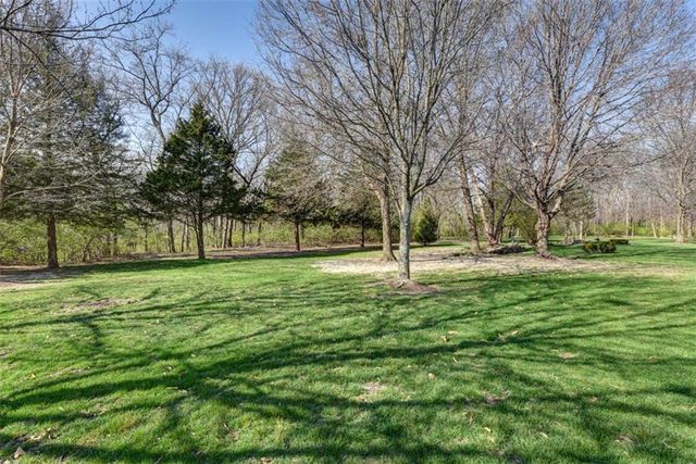 4422 S Davidson Drive, Independence, MO 64055