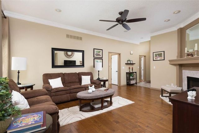 4422 S Davidson Drive, Independence, MO 64055