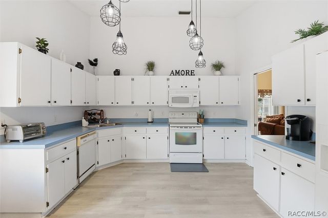 5112 Parkway Boulevard, Land O Lakes, FL 34639