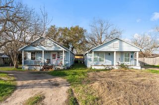 1605 Walnut Avenue, Rosenberg, TX 77471