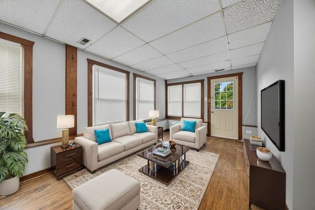 2429 W 127th Street 2E, Blue Island, IL 60406