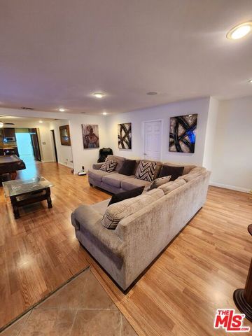 1110 W Vernon Avenue, Los Angeles, CA 90037