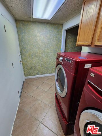 1110 W Vernon Avenue, Los Angeles, CA 90037