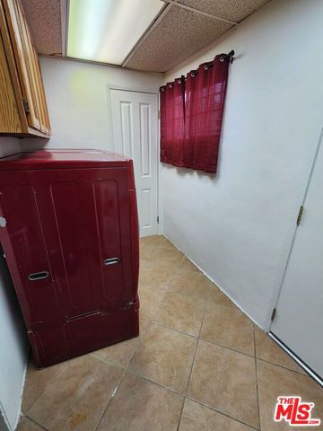 1110 W Vernon Avenue, Los Angeles, CA 90037