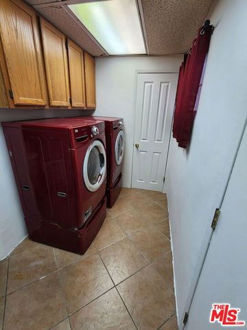 1110 W Vernon Avenue, Los Angeles, CA 90037