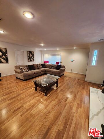 1110 W Vernon Avenue, Los Angeles, CA 90037