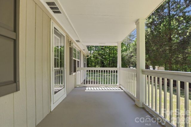 136 Woodridge Lane, Mooresville, NC 28115