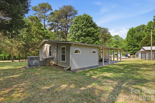136 Woodridge Lane, Mooresville, NC 28115