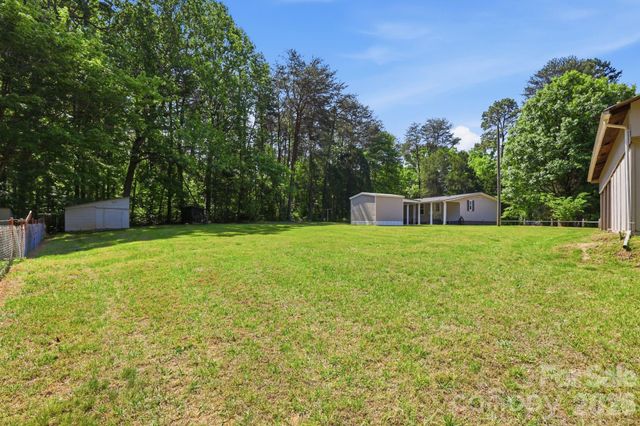 136 Woodridge Lane, Mooresville, NC 28115