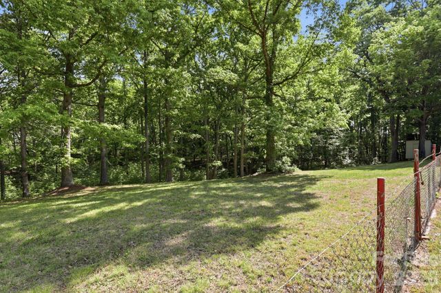 136 Woodridge Lane, Mooresville, NC 28115
