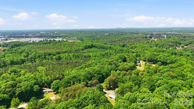 136 Woodridge Lane, Mooresville, NC 28115