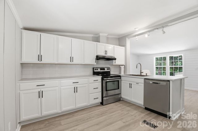 136 Woodridge Lane, Mooresville, NC 28115