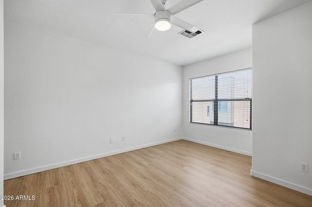 330 S FARMER Avenue 124, Tempe, AZ 85281