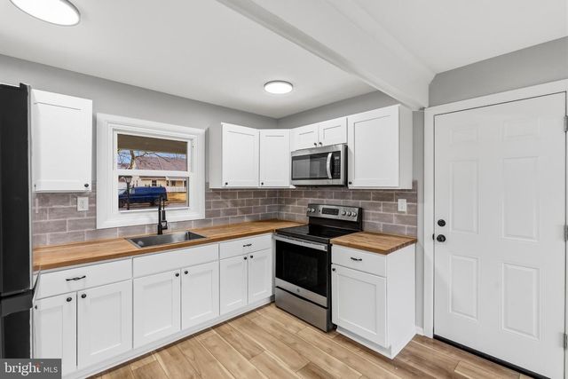 111 HAZELWOOD CIR, Willingboro, NJ 08046