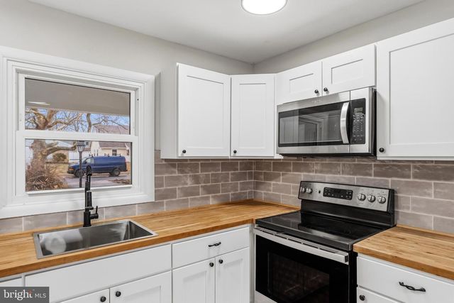 111 HAZELWOOD CIR, Willingboro, NJ 08046