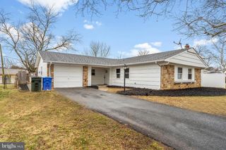 111 HAZELWOOD CIR, Willingboro, NJ 08046