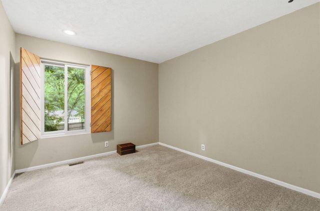 107 Woodlane Circle, Lawrenceburg, KY 40342