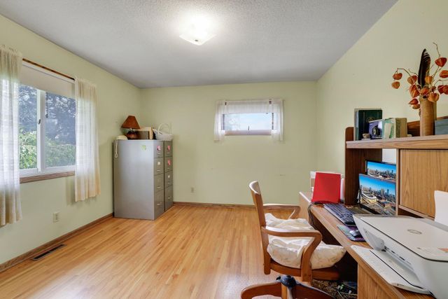 1826 Alameda Street, Roseville, MN 55113