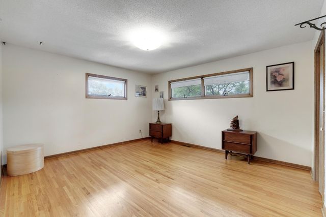 1826 Alameda Street, Roseville, MN 55113