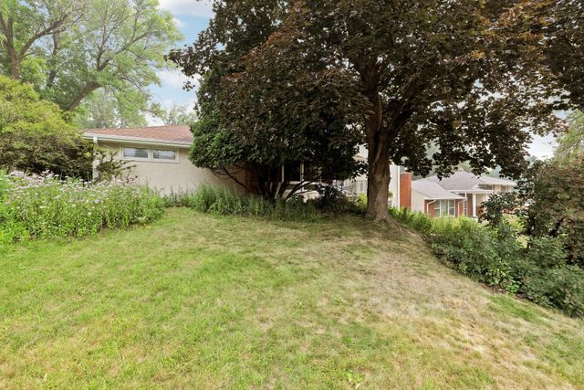 1826 Alameda Street, Roseville, MN 55113