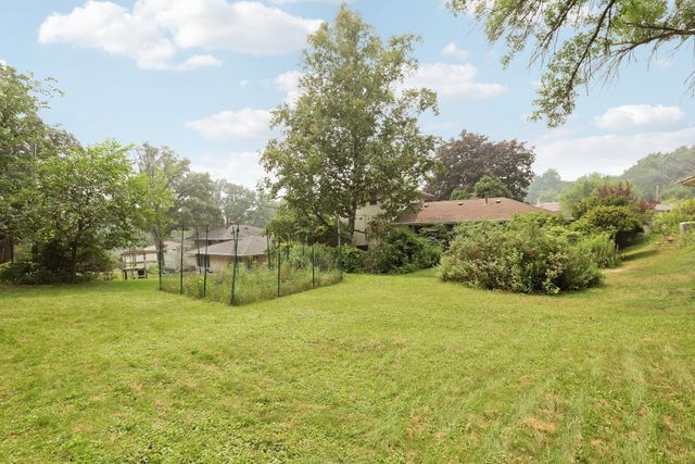 1826 Alameda Street, Roseville, MN 55113