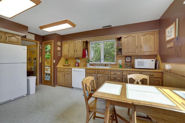 1826 Alameda Street, Roseville, MN 55113