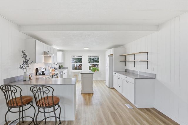 2201 N Craig Rd, Spokane, WA 99224