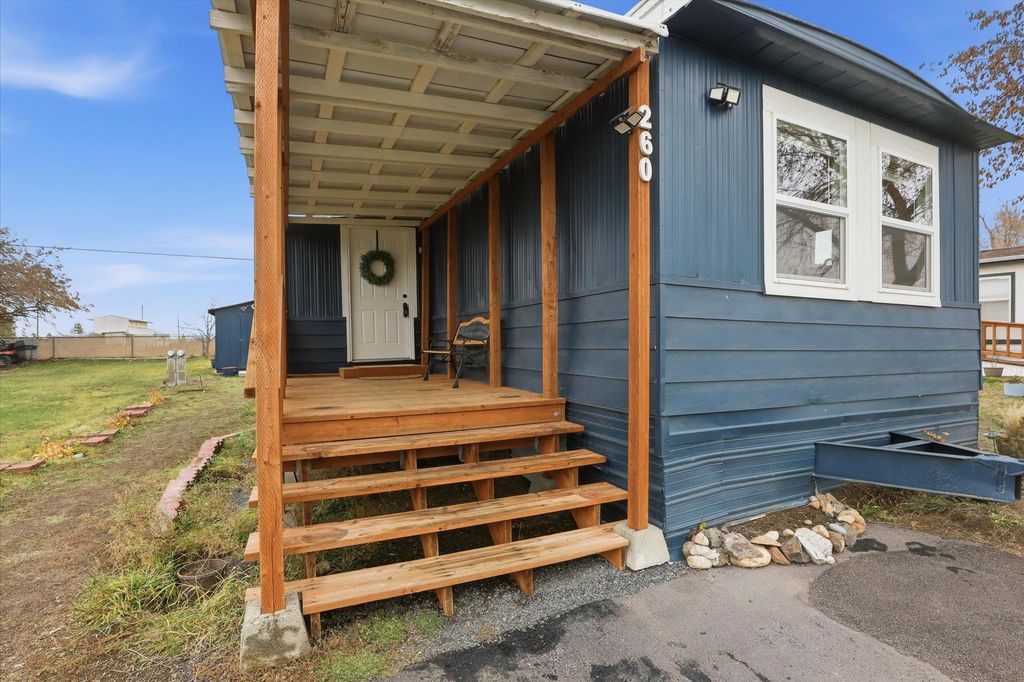 2201 N Craig Rd, Spokane, WA 99224