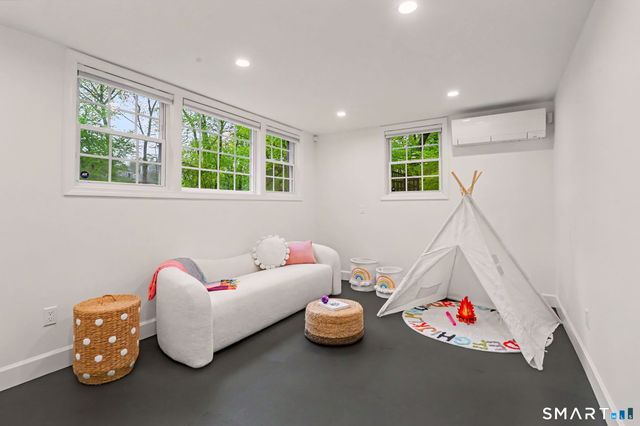 190 West Lane, Stamford, CT 06905