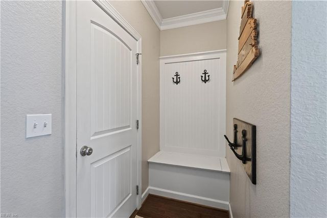 1929 Channing LN, Virginia Beach, VA 23456