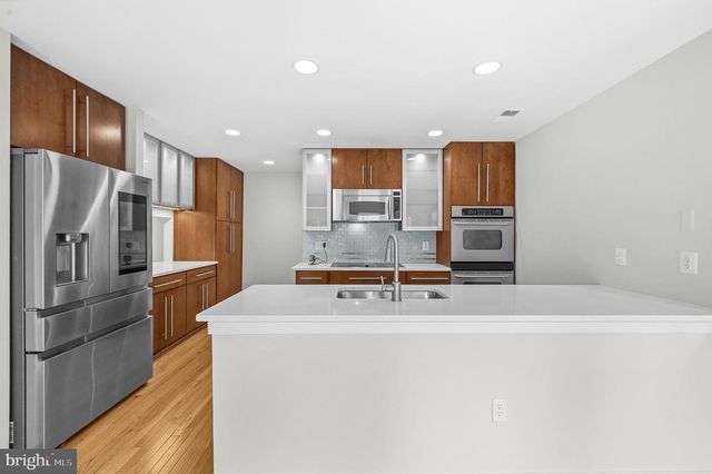 2105 SOUTH BAY LN, Reston, VA 20191