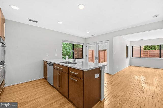 2105 SOUTH BAY LN, Reston, VA 20191
