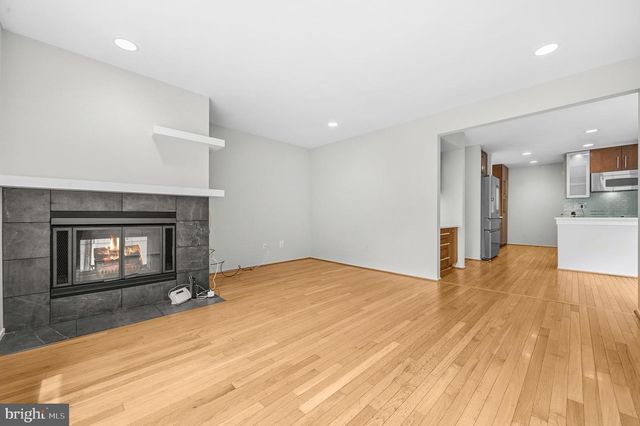 2105 SOUTH BAY LN, Reston, VA 20191