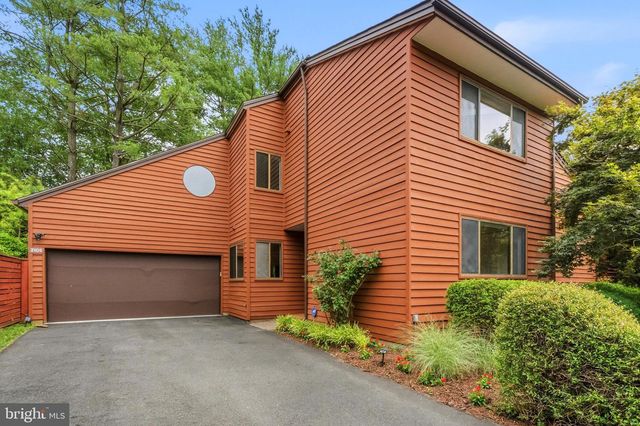2105 SOUTH BAY LN, Reston, VA 20191