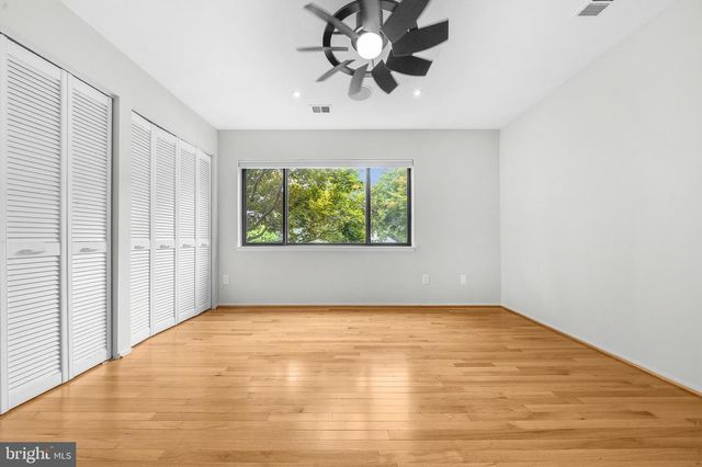 2105 SOUTH BAY LN, Reston, VA 20191