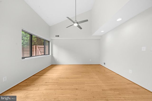 2105 SOUTH BAY LN, Reston, VA 20191