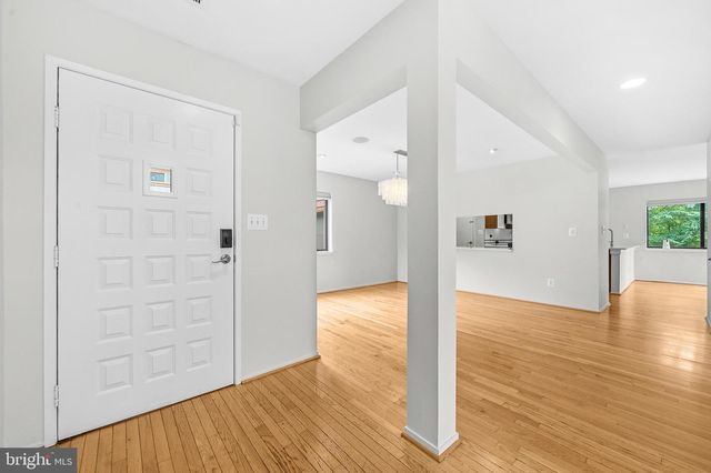 2105 SOUTH BAY LN, Reston, VA 20191