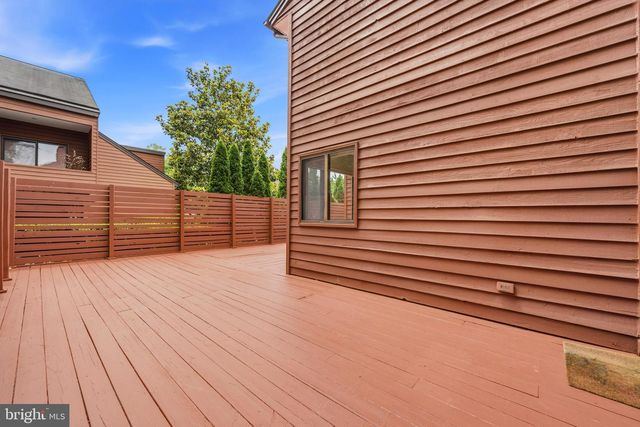2105 SOUTH BAY LN, Reston, VA 20191