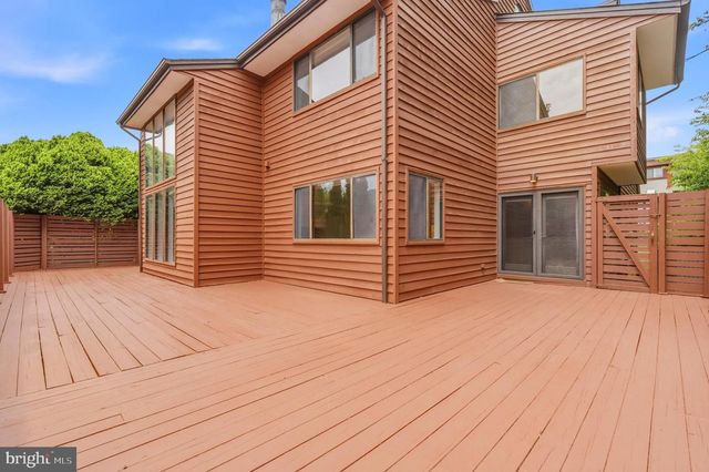 2105 SOUTH BAY LN, Reston, VA 20191